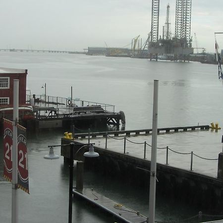 Harbor House Hotel And Marina Galveston Exterior foto