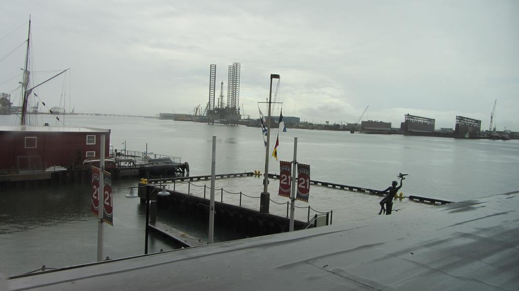 Harbor House Hotel And Marina Galveston Exterior foto