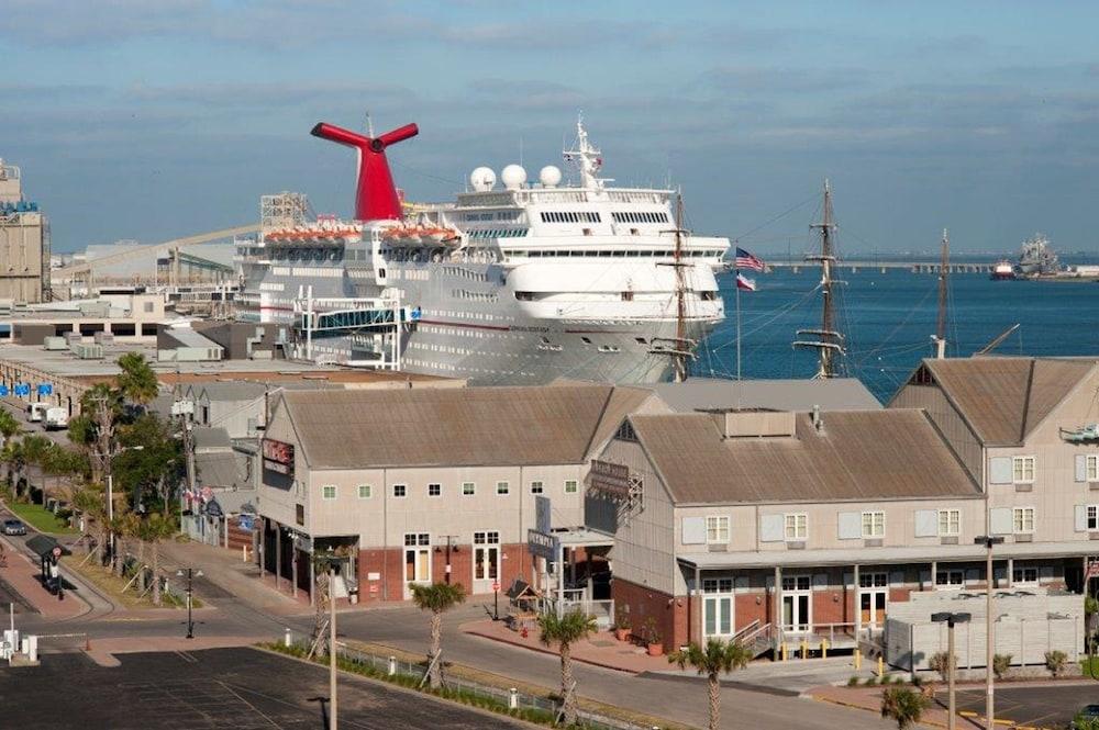 Harbor House Hotel And Marina Galveston Exterior foto