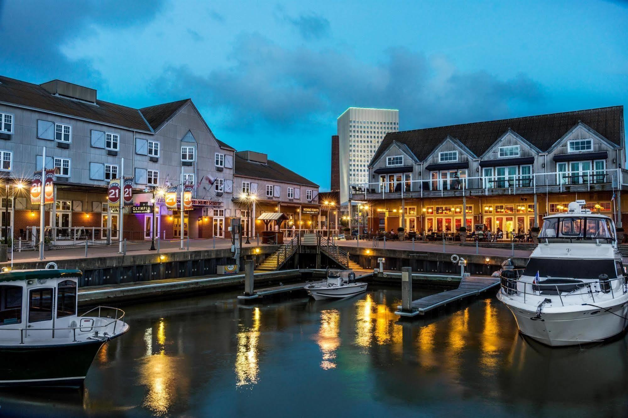 Harbor House Hotel And Marina Galveston Exterior foto